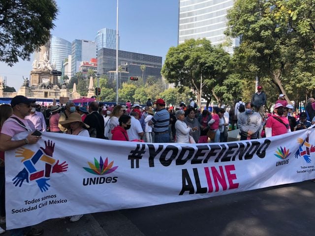 Manifestantes marchan en diferentes estados del país en apoyo al INE