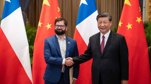 Presidente Boric sostuvo reunión con su homólogo de China de cara a la APEC