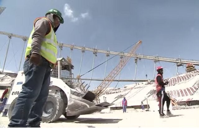 Qatar, el mundial de la infamia: A lo menos murieron 6,500 obreros migrantes explotados durante la construcción de los estadios