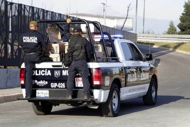 Según SSC, estudiantes de la BUAP atacaron a los policías municipales