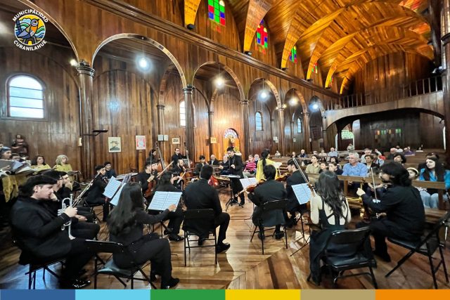 Orquesta Sinfónica Juvenil e Infantil de Curanilahue llenó de magia y música la Navidad en el Sur