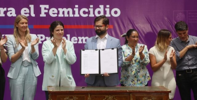 Gobierno suicidio femicida