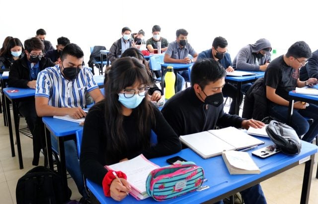 Alumnos de prepa regresarán a clases el 2 de enero en Puebla