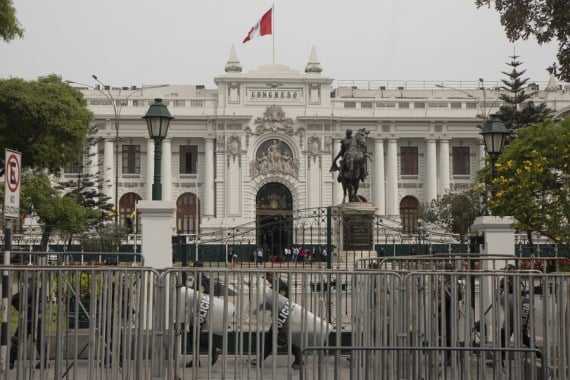 Elecciones en Perú podrían adelantarse