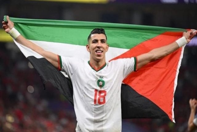 Jugadores de Marruecos celebraron pase a octavo de finales con bandera de Palestina