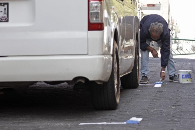 Vetan a 8 locatarios por cobros ilegales de parquímetro