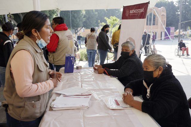 Adelantarán pago de programas Bienestar a damnificados en Guerrero