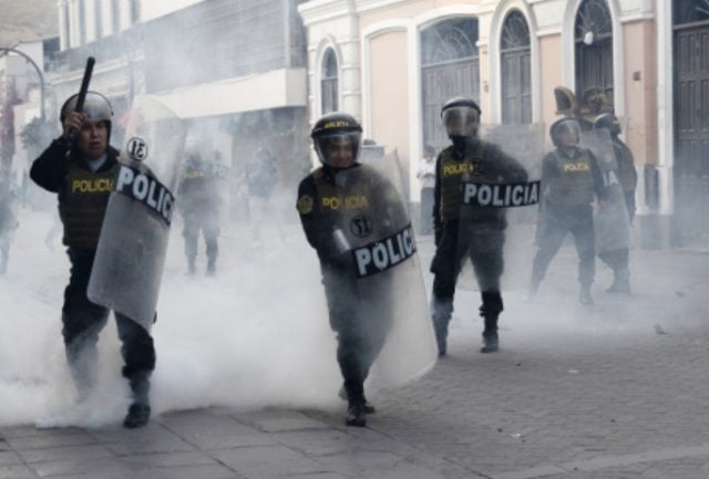 Suman 19 muertos por manifestaciones en Perú