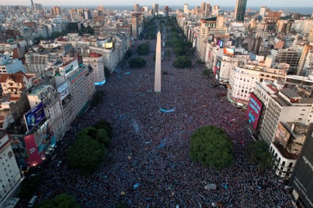 Locura total en Argentina para recibir a selección campeona del mundo en Qatar: Feriado nacional y multitudinario recibimiento