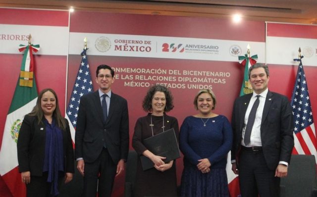 Presentan revista por bicentenario de relaciones entre México y EU