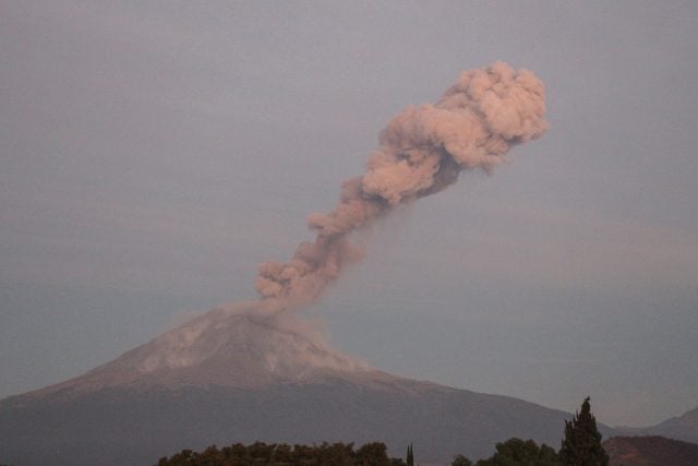 Continúa monitoreo permanente del volcán Popocatéptl