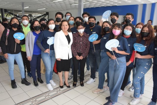 Reconoce rectora BUAP trabajo en equipo de directora de Ingeniería Química