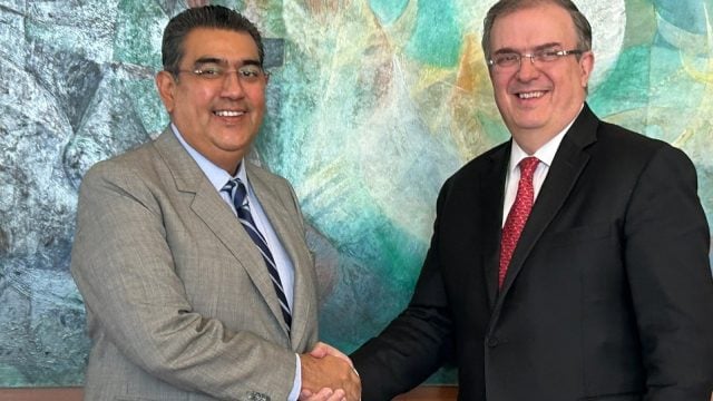 Céspedes y Ebrard buscan impulsar inversión extranjera