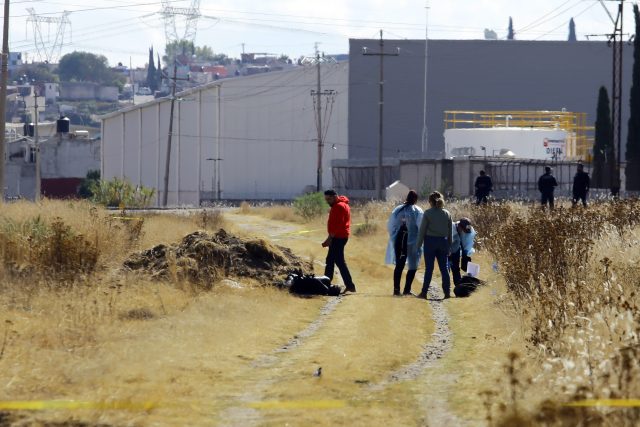 Hallan 2 cuerpos calcinados, en Zacachimalpa y Xochimehuacan