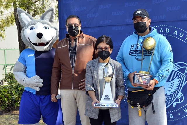 BUAP recibe placa tras noveno lugar en Universiada Nacional 2022