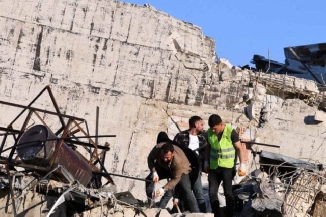 Dejan seis muertos y 296 heridos nuevos terremotos en Turquía