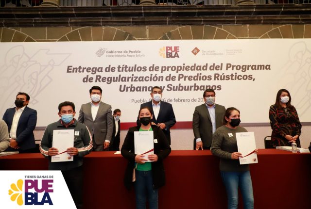 Gobierno de Puebla entrega 6 mil títulos de propiedad