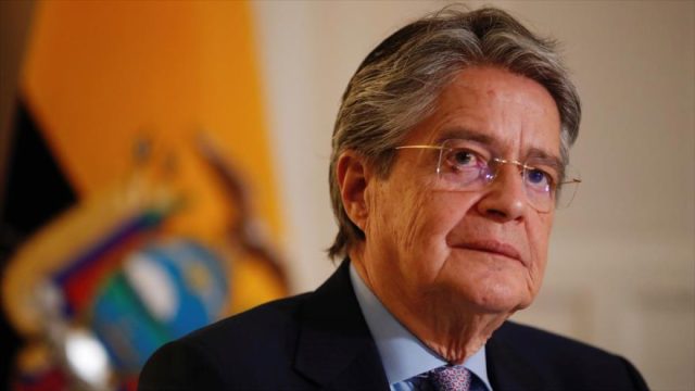 Presidente de Ecuador cierra Congreso en medio de juicio político