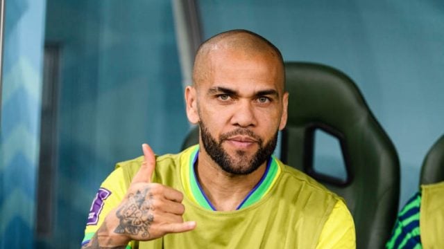 Dani Alves cambia nuevamente su versión; ya aceptó que sí tuvo relaciones