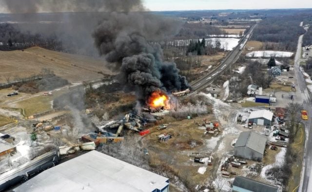 Incertidumbre por el descarrilamiento del tren de Ohio, ¿qué pasó?