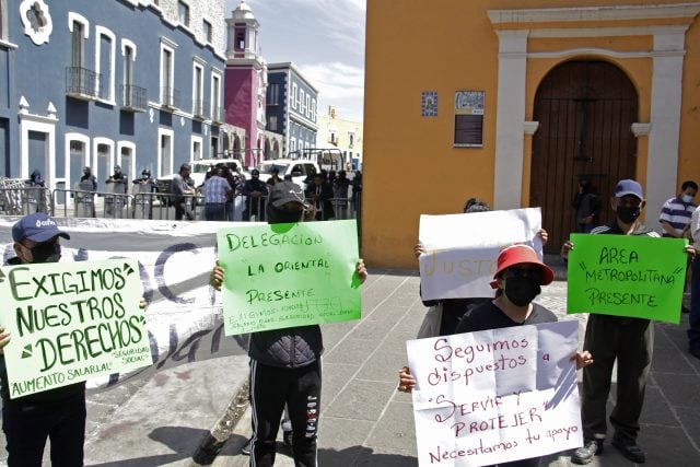 Policías auxiliares se manifiestan en Casa Aguayo para exigir mejores condiciones laborales