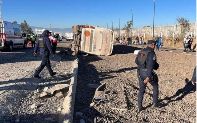 De Ajalpan, la mayoría de los peregrinos heridos en volcadura