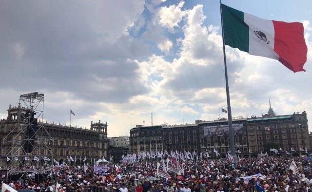 Seguidores de la 4T colman el zócalo de CDMX en aniversario 85 de la expropiación petrolera