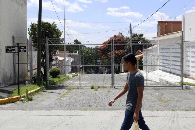 Acumula Comuna poblana mil 200 quejas por estructuras en vía pública