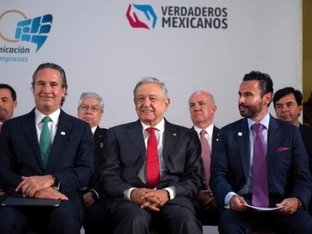 AMLO encabeza cambio de presidencia del Consejo de la Comunicación