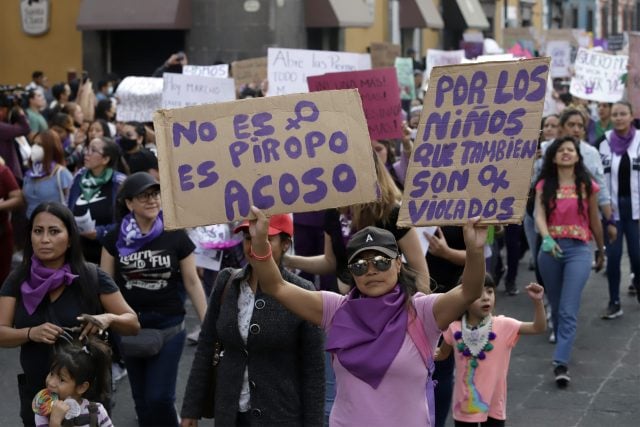 Así protestan en Puebla en el Día Internacional de la Mujer