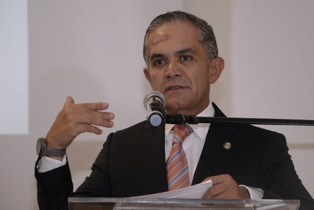 Mancera confía en regresar a la contienda por  Frente opositor