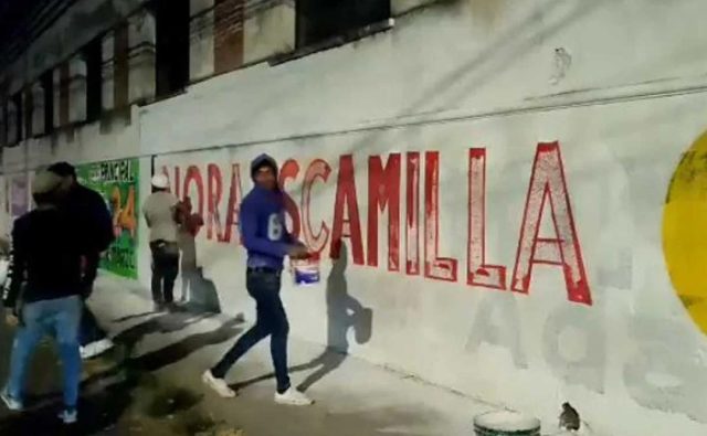 Comuna analiza multar a propietarios de bardas por publicidad política