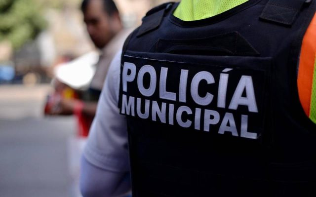 Detienen a policías municipales por violar a joven en Clavijero