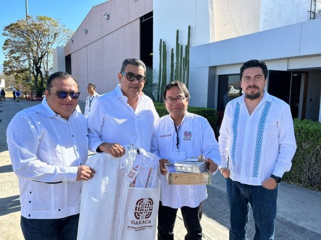 Viaja Céspedes a Oaxaca para reunión con otros gobernadores