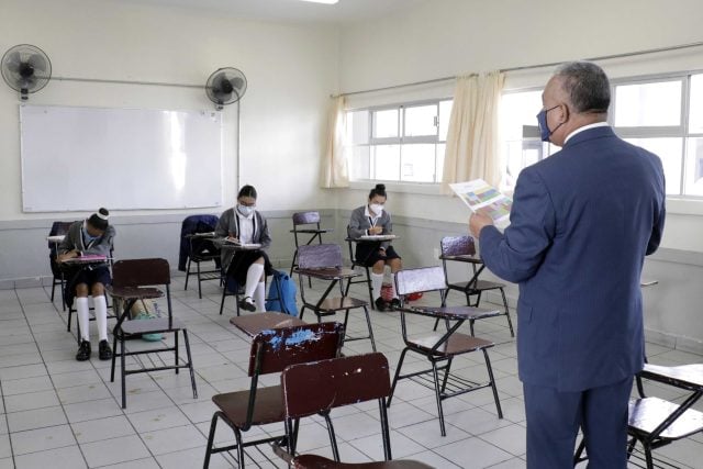 Puebla: 108 mil trabajadores en la SEP tendrán seguro de vida