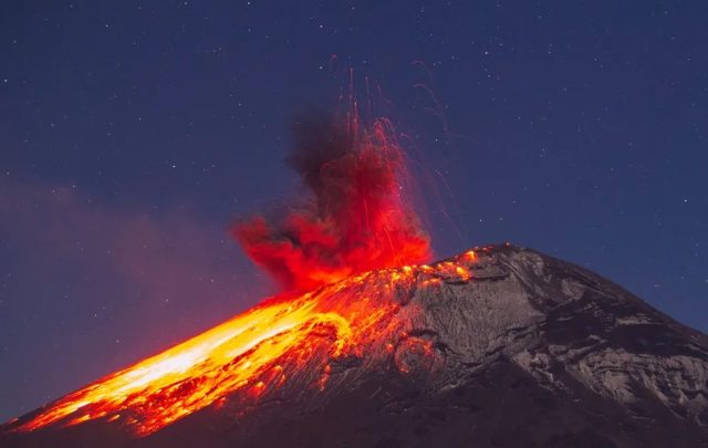 Suspenden ritual prehispánico en el «ombligo» del Popocatépetl por intensa actividad