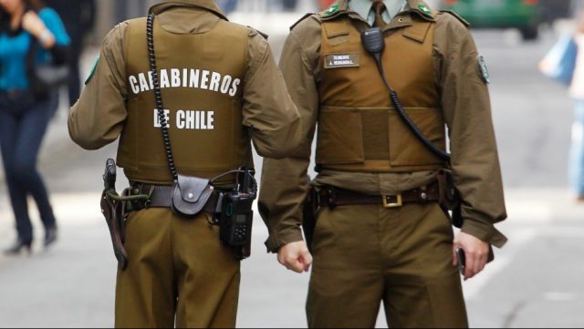 Suboficiales de Carabineros revelan molestia con los mandos y la poca preparación de funcionarios