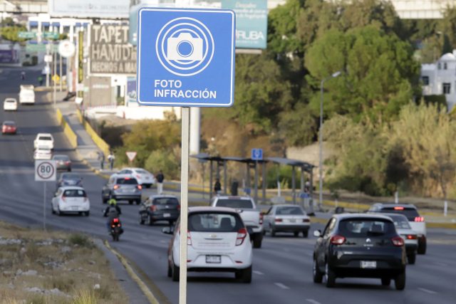 Gobierno alista concesión de programa de fotomultas en Puebla