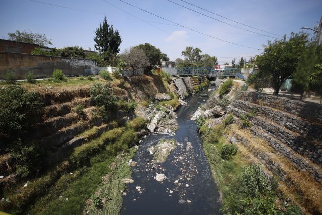 Hasta 20 casas cerca del río Alseseca, en riesgo de colapso