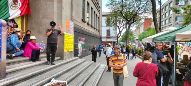 Con plantón afuera de la SCJN exigen renuncia de Norma Piña