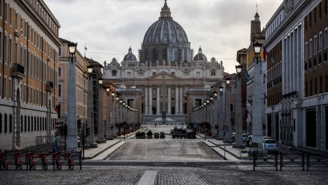 Vaticano-hombre