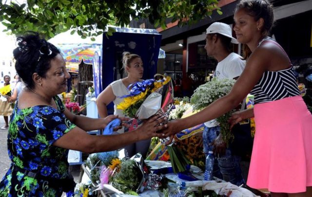 Así celebran cubanos Día de las Madres en plena crisis inflacionaria