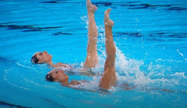 Dueto de mexicanas gana oro en Egipto en natación artística