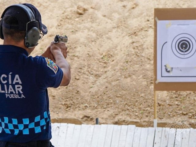 Capacitan a policías auxiliares en el manejo de armamento