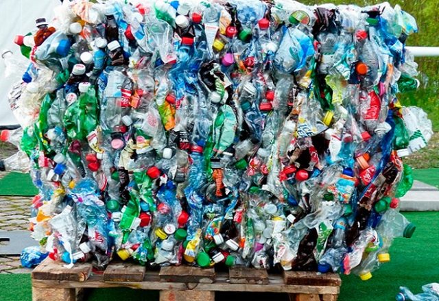 Botellas desechables siguen siendo una de las fuentes principales de contaminación por plástico en Chile