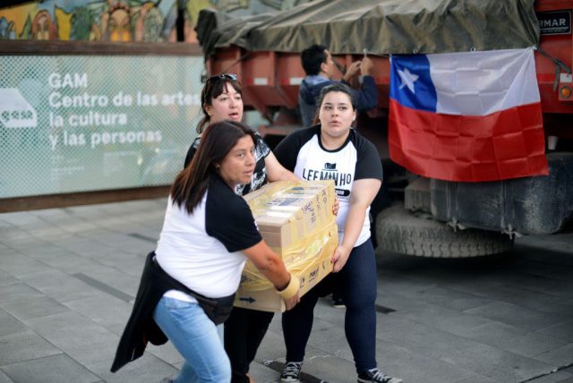 Santiago: Orquestas Juveniles, Museo Interactivo Mirador y el GAM habilitan centros de acopio de ayuda para Licantén