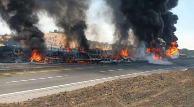 Se registra megacarambola en carretera de Jalisco