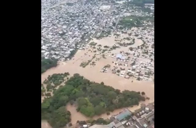 Aguaceros desbordan seis ríos en Ecuador; rescatan a 560 personas