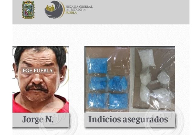 Procesan a hombre por presunta venta de droga en primaria poblana