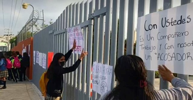 Estudiantes de bachillerato en Atlixco denuncian acoso sexual de maestro